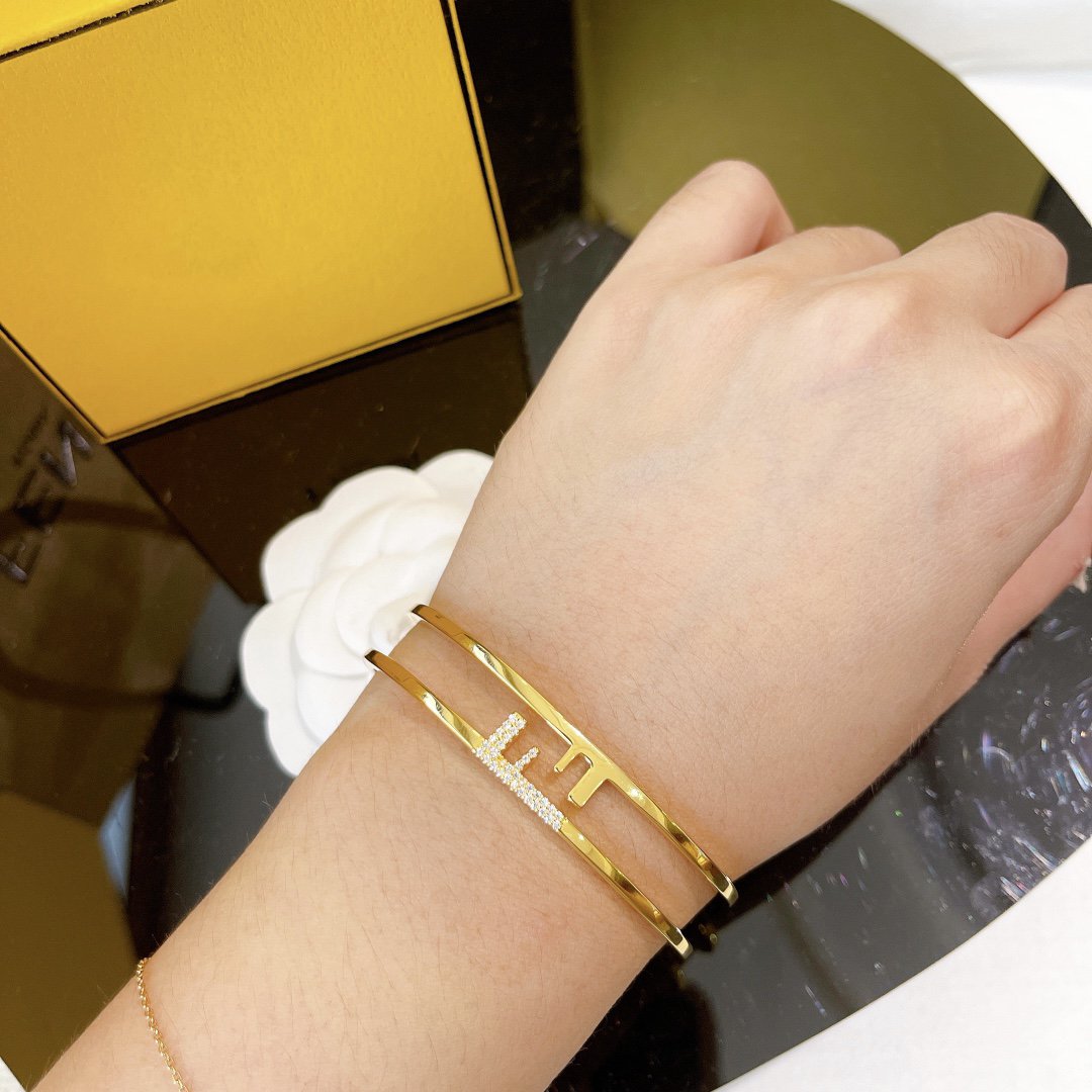Fendi O'Lock Open Oval Bracelet Gold Diamond